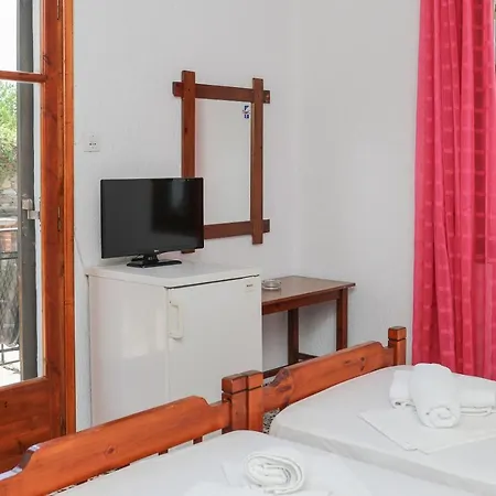 Fotini Guest house *